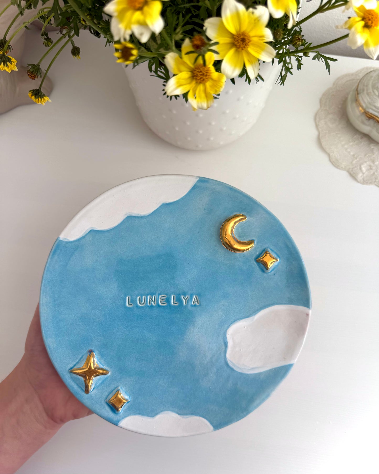 Assiette nuage bleue et or